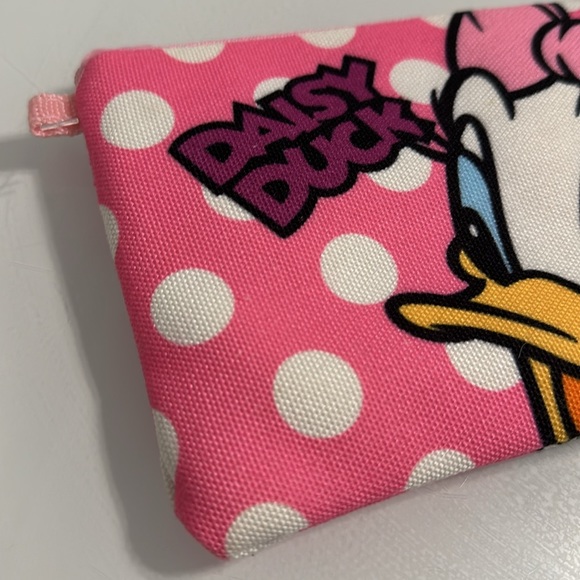 NWOT Disney Daisy Duck Pink Clutch Purse Wallet - Picture 4 of 15